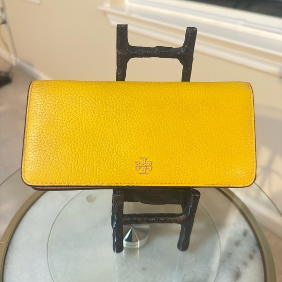 Tory Burch Robinson Snap Continental Wallet – Yellow & Blush Pebbled Leather - Picture 6 of 8